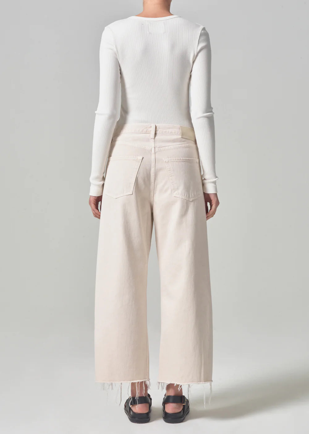 Citizens of Humanity Ayla Raw Hem Crop Jean in Twill Almondette