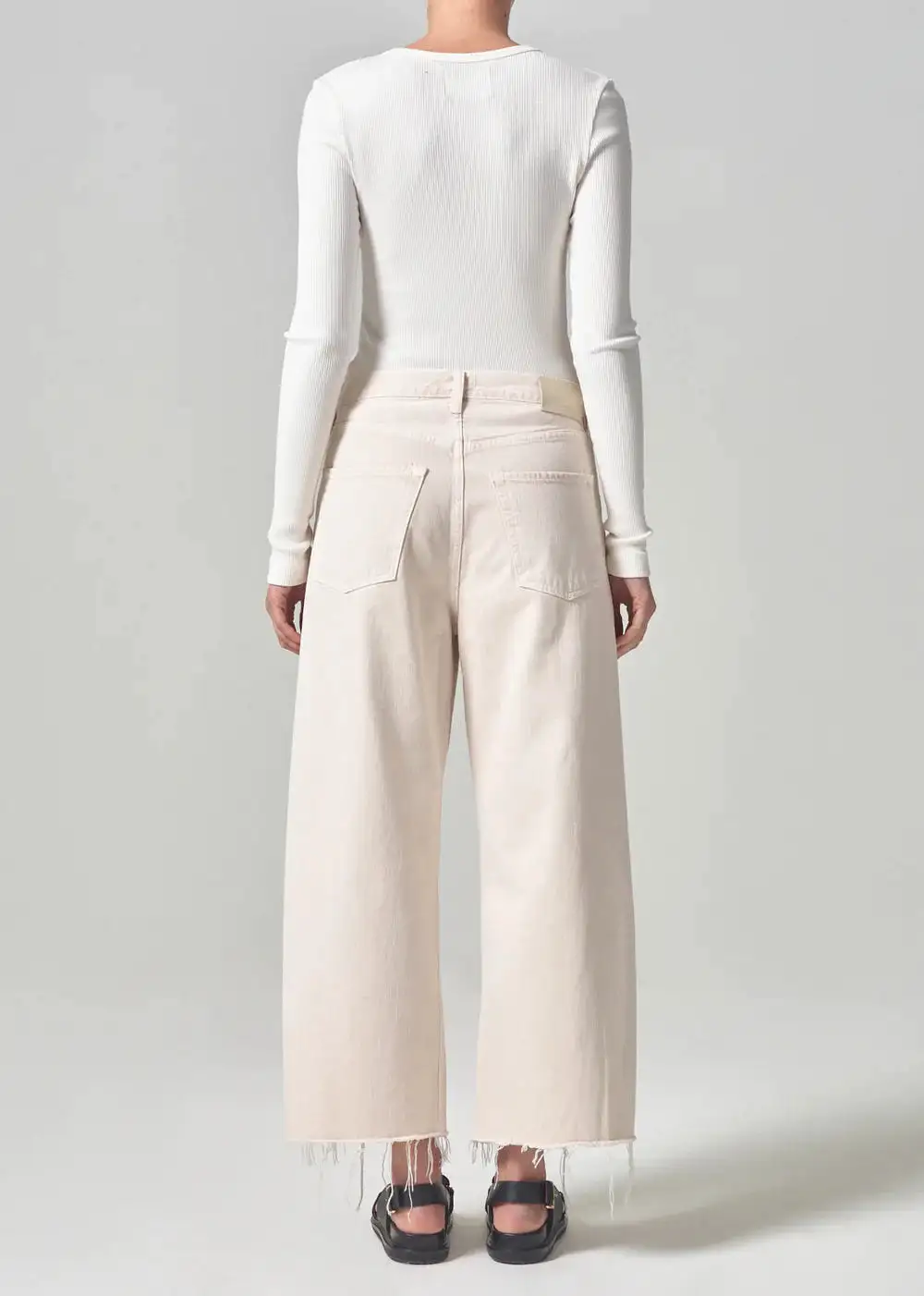 Citizens of Humanity Ayla Raw Hem Crop Jean in Twill Almondette